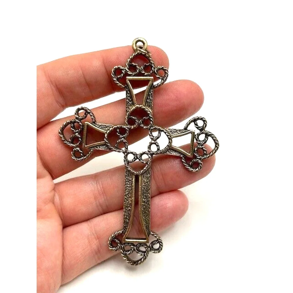 Vintage Sarah Coventry Limited Edition 1973 Filigree‎ Cross Pendant Gold Signed